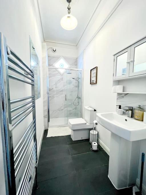 Flat 4 Marine Parade House, 1 East Cliff- Next To Dover Port, White Cliffs, Beach, Castle Εξωτερικό φωτογραφία