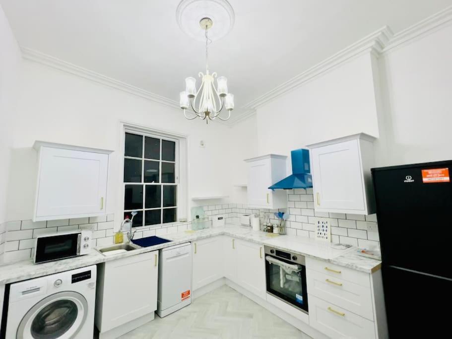 Flat 4 Marine Parade House, 1 East Cliff- Next To Dover Port, White Cliffs, Beach, Castle Εξωτερικό φωτογραφία