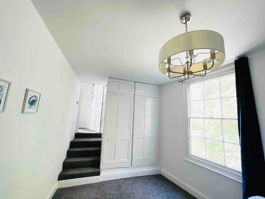 Flat 4 Marine Parade House, 1 East Cliff- Next To Dover Port, White Cliffs, Beach, Castle Εξωτερικό φωτογραφία
